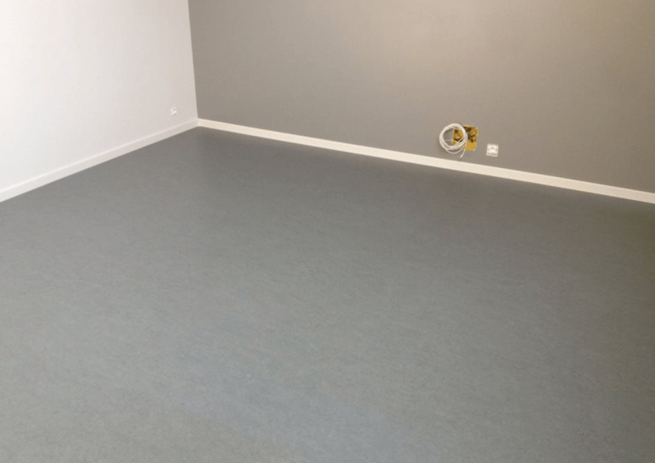 Peintre à Cherbourg.